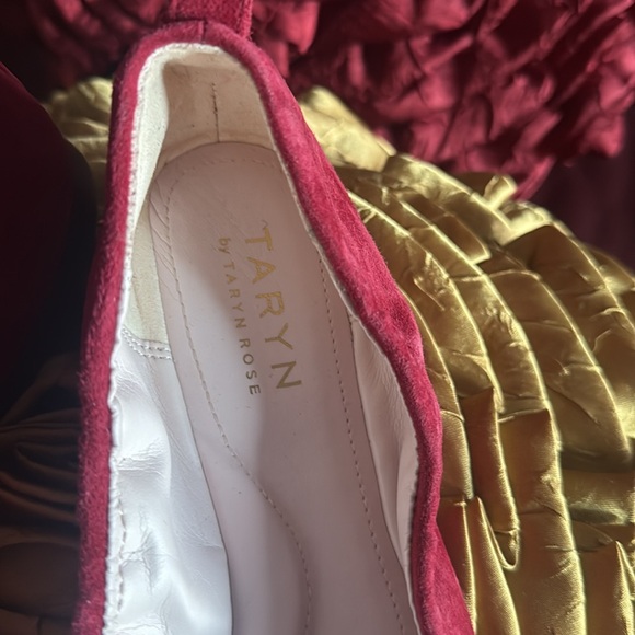 Taryn Rose suede dark red flats, size 8, brand new - Picture 2 of 4